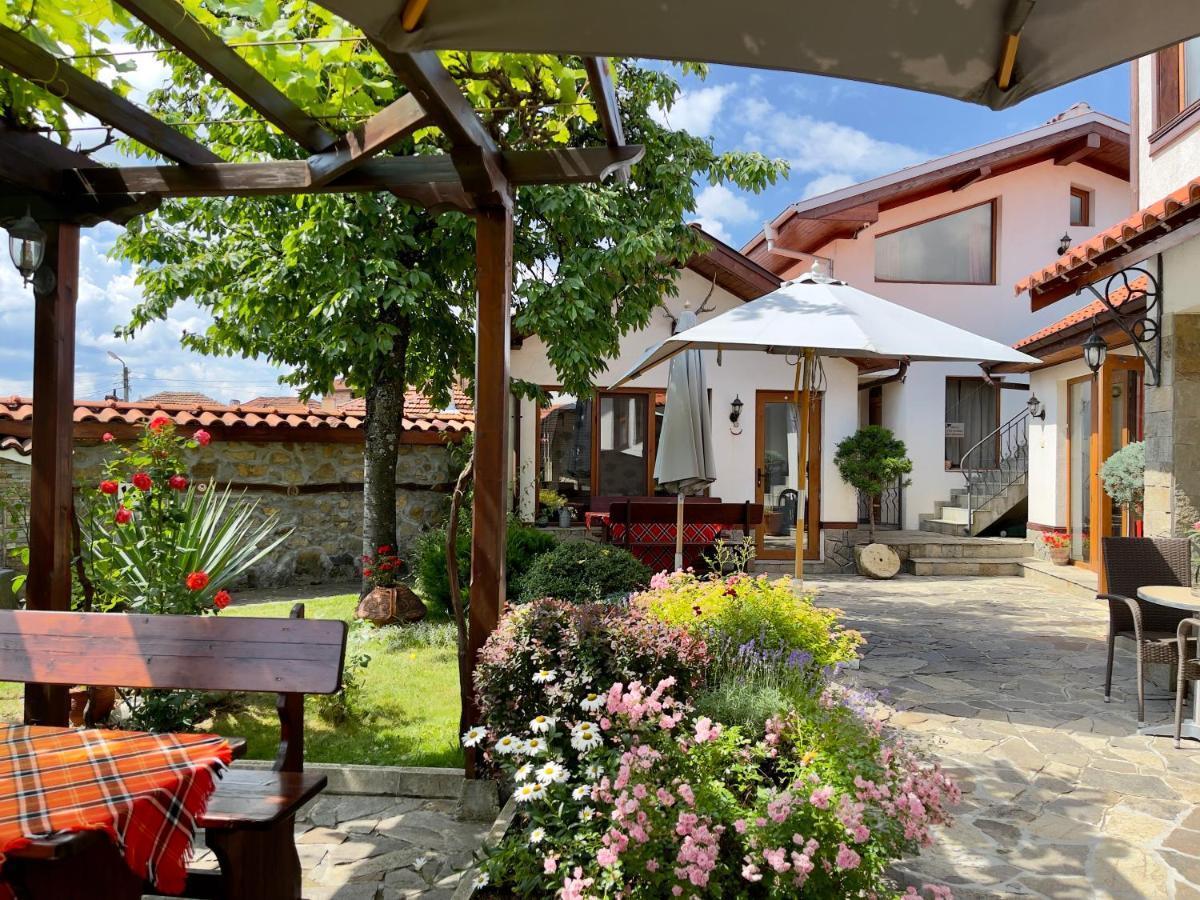 Iliikova House Hotel Kalofer Exterior foto