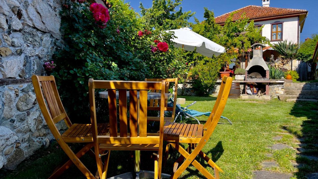 Iliikova House Hotel Kalofer Exterior foto