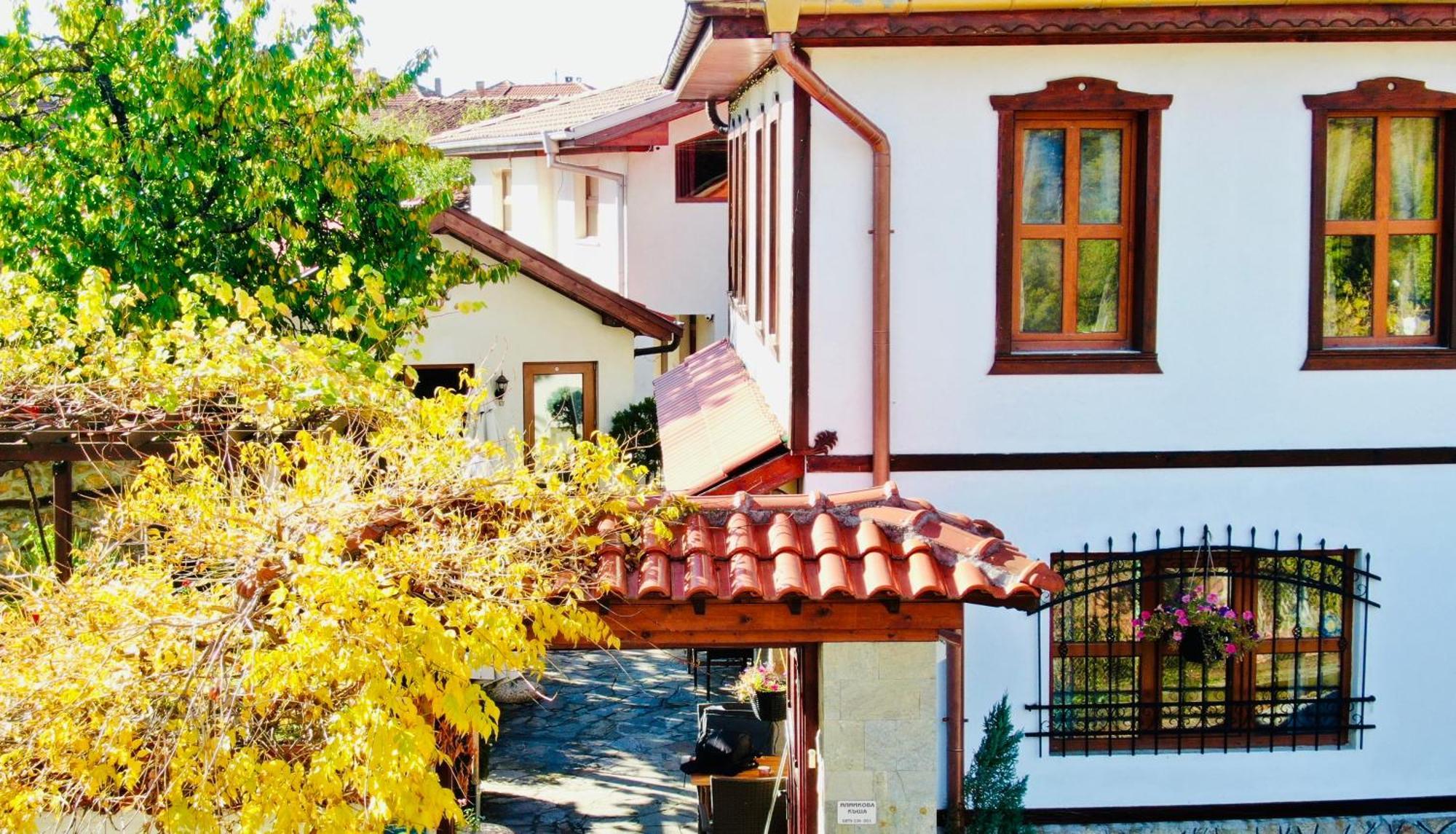 Iliikova House Hotel Kalofer Exterior foto